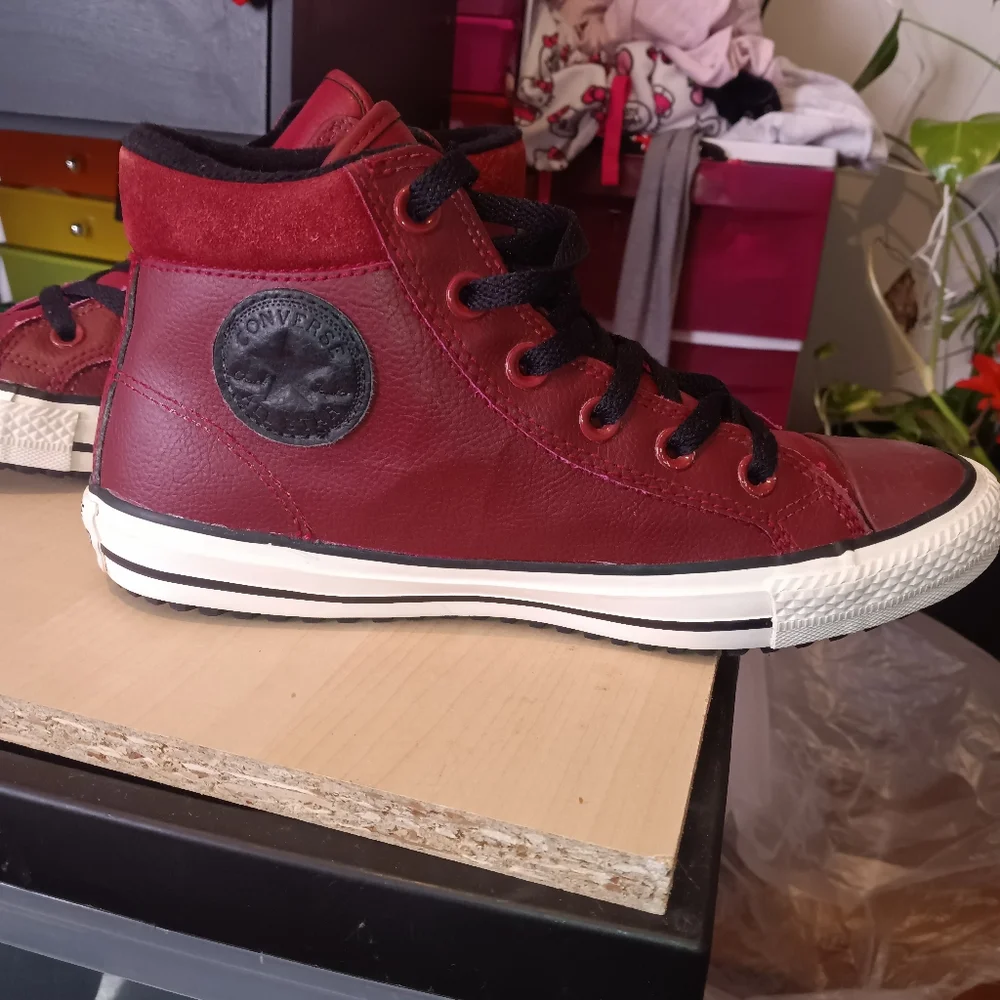 Converse - Picture 6 of 8